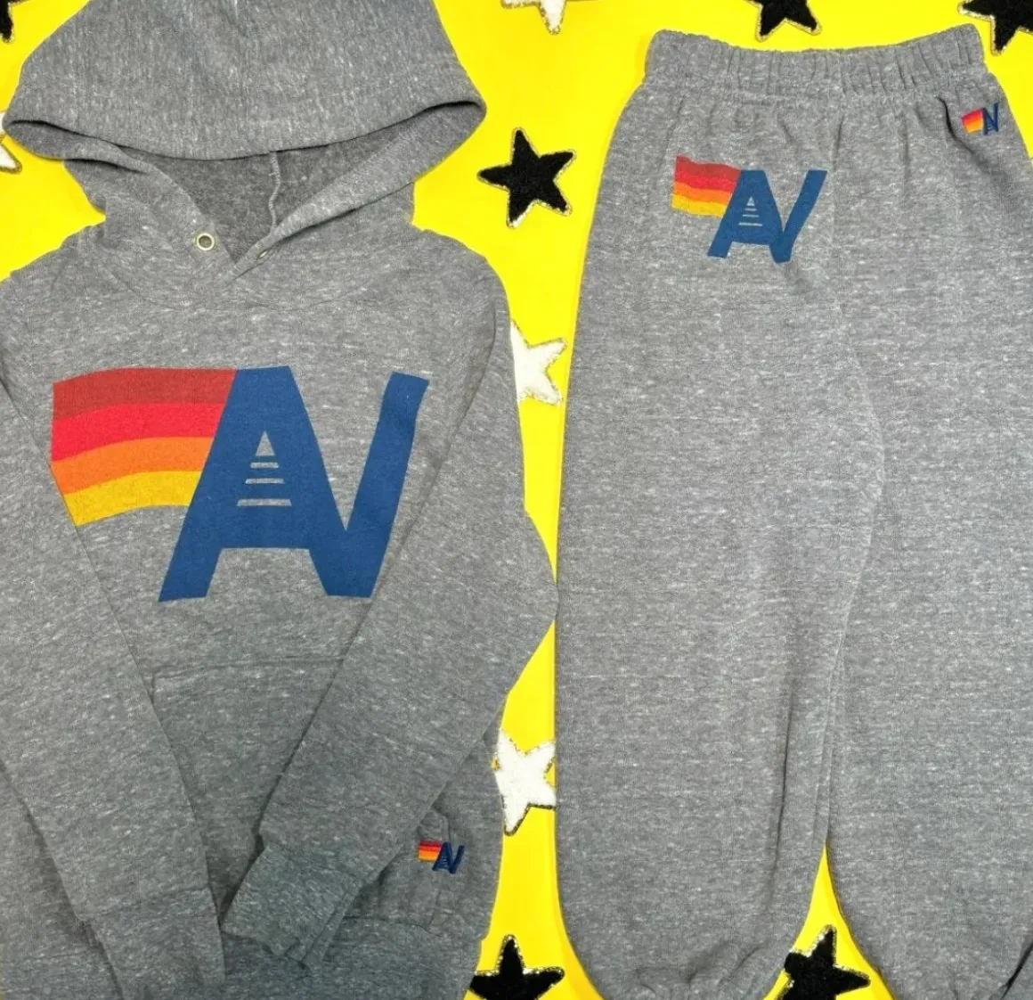 AV LOGO HOODIE