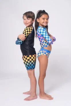 CHCKERED SWIM TRUNKS