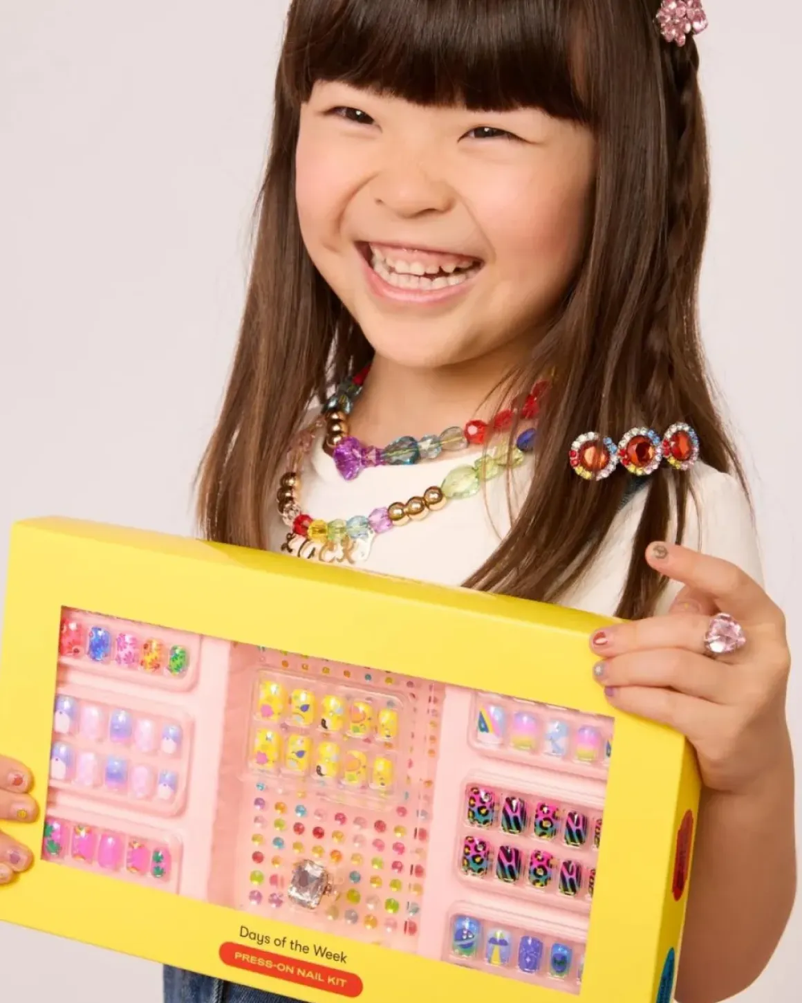 DAYS OF THE WEEK PRESS ON NAIL KIT