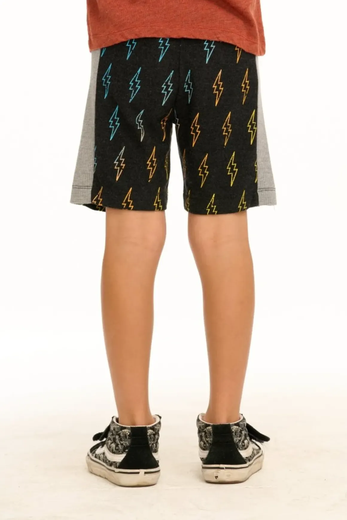 GRADIENT BOLTS SHORTS