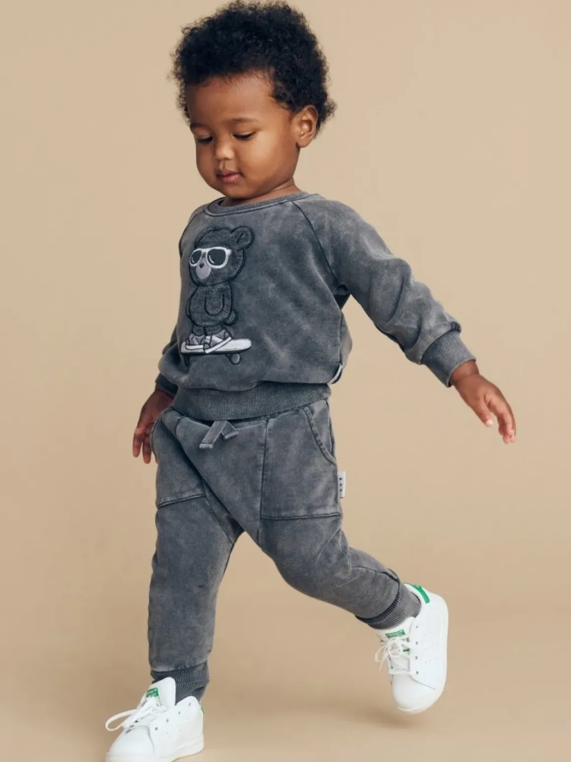 SKATER BEAR SWEATSHIRT