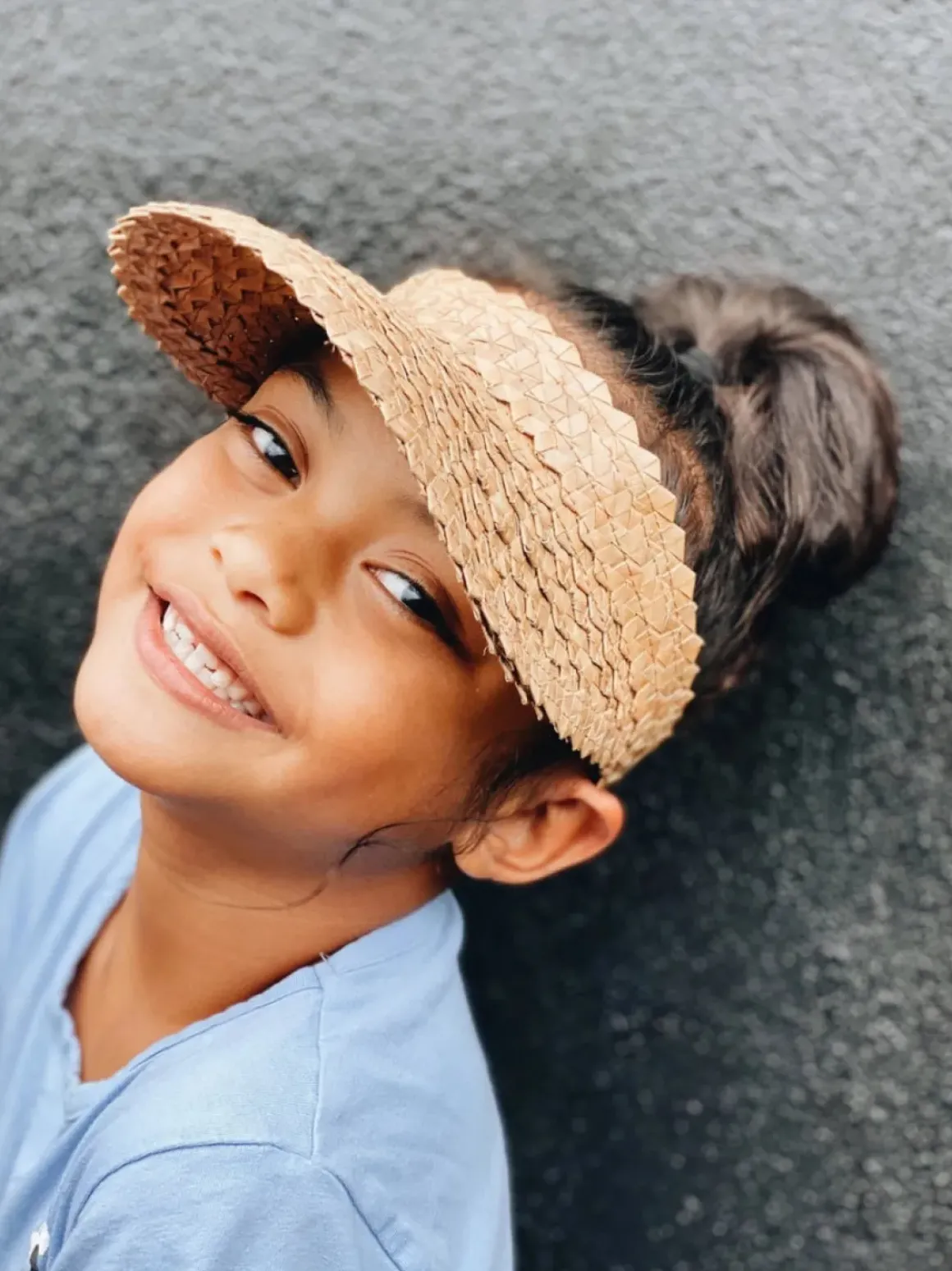 STRAW VISOR