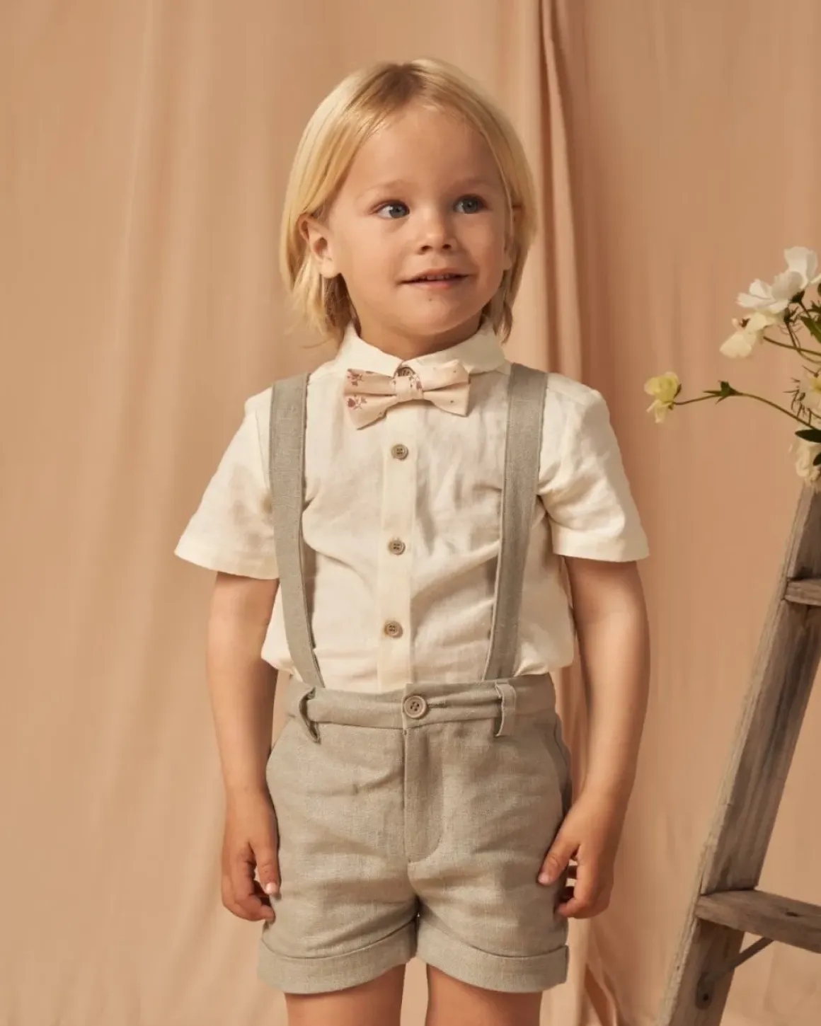 SUSPENDER LINEN SHORTS